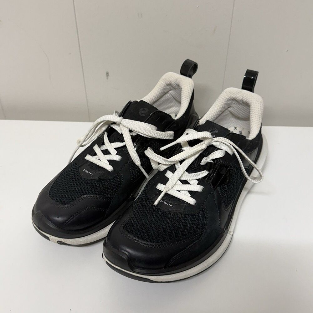 ECCO Biom 2.2 Womens Cross Trainer Shoes Black White 830773 Size 41 US 10 10.5
